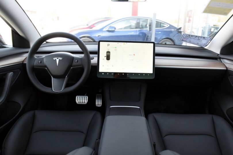 Електромобіль Tesla Model 3 - фото thumbnail 1