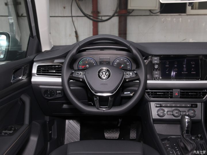 Электромобиль Volkswagen Lavida - фото thumbnail 1