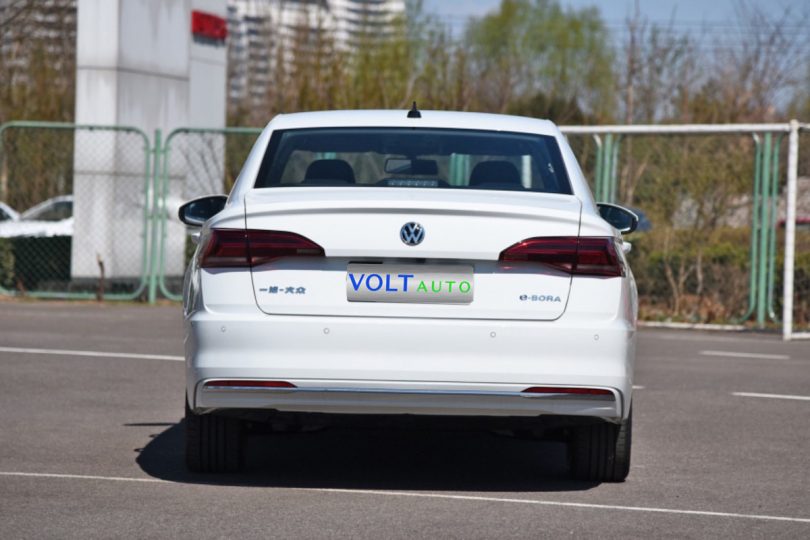 Электромобиль Volkswagen E-Bora - фото thumbnail 1
