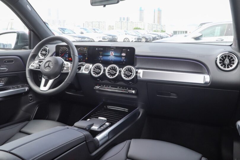 Электромобиль Mercedes EQB - фото thumbnail 1