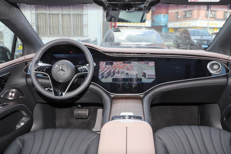 Электромобиль Mercedes EQS - фото thumbnail 1