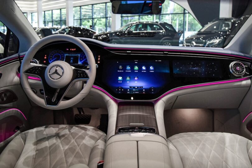Электромобиль Mercedes EQS - фото thumbnail 1