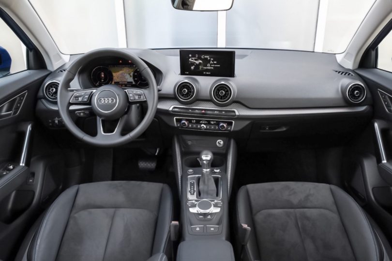 Електромобіль Audi Q2L - фото thumbnail 1