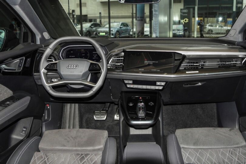 Електромобіль Audi Q4 - фото thumbnail 1
