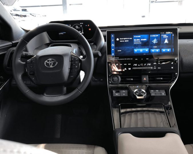 Електромобіль Toyota bZ4x 2023 - фото thumbnail 1